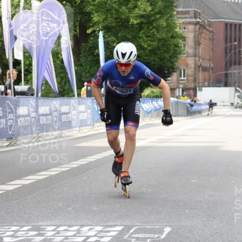 29.06.2025 - hella hamburg halbmarathon Strokosch-Dieckow http://msf.ph/oto/8168104 29.06.2025 09:06:35 Ziel 20025, 20482 meine-sportfotos.de