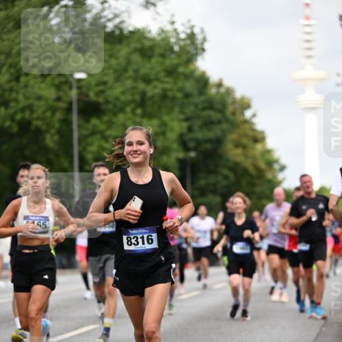 29.06.2025 - hella hamburg halbmarathon Dr. Thomas Lammeyer http://msf.ph/oto/8168143 29.06.2025 10:09:30 Kennedybrücke 1213, 1863, 2298, 3071, 3578, 4014, 4220, 4394, 4782, 4868, 5073, 5869, 6059, 7826, 8316, 8727, 8999, 9007, 9019, 9075, 9165, 9361, 9559, 9680, 9736, 10694 meine-sportfotos.de