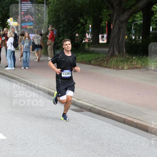 29.06.2025 - hella hamburg halbmarathon Yannick Fuchs http://msf.ph/oto/8168144 29.06.2025 10:23:19 20KM 2604, 3075, 10106, 12189, 12529, 13383, 15883 meine-sportfotos.de