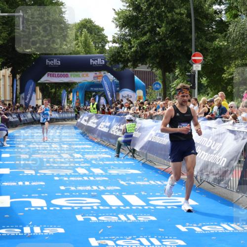 29.06.2025 - hella hamburg halbmarathon Zöllner http://msf.ph/oto/8168158 29.06.2025 10:19:28 Ziel 2659, 13016 meine-sportfotos.de