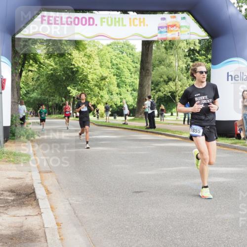 29.06.2025 - hella hamburg halbmarathon MichiJ http://msf.ph/oto/8168162 29.06.2025 10:14:34 Zwischen KM18-KM19 7331, 7855, 9269, 14753, 17614, 19041 meine-sportfotos.de