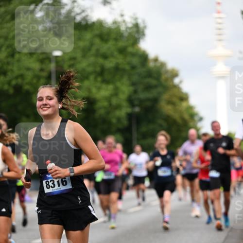 29.06.2025 - hella hamburg halbmarathon Dr. Thomas Lammeyer http://msf.ph/oto/8168169 29.06.2025 10:09:31 Kennedybrücke 1213, 1863, 2298, 3071, 3578, 4014, 4220, 4394, 4782, 4868, 5073, 5869, 6059, 7826, 8316, 8727, 8999, 9007, 9019, 9075, 9165, 9361, 9559, 9680, 9736, 9737, 10694 meine-sportfotos.de