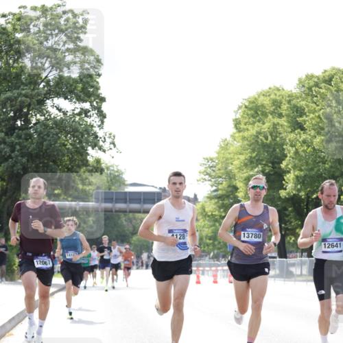 29.06.2025 - hella hamburg halbmarathon Jannik Wohlers http://msf.ph/oto/8168191 29.06.2025 09:41:17 Lombardsbrücke 2459, 4128, 4571, 7142, 9442, 10780, 11194, 12067, 12641, 13780, 14107, 16361, 16484, 17856 meine-sportfotos.de