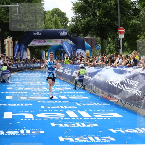 29.06.2025 - hella hamburg halbmarathon Zöllner http://msf.ph/oto/8168198 29.06.2025 10:19:31 Ziel 2659 meine-sportfotos.de