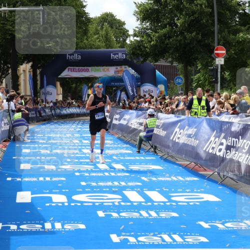 29.06.2025 - hella hamburg halbmarathon Zöllner http://msf.ph/oto/8168287 29.06.2025 10:19:42 Ziel 19108 meine-sportfotos.de