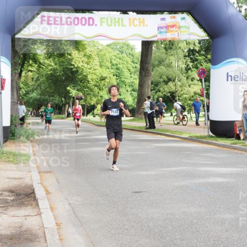 29.06.2025 - hella hamburg halbmarathon MichiJ http://msf.ph/oto/8168296 29.06.2025 10:14:35 Zwischen KM18-KM19 7331, 7855, 9269, 14753, 17614, 19041 meine-sportfotos.de