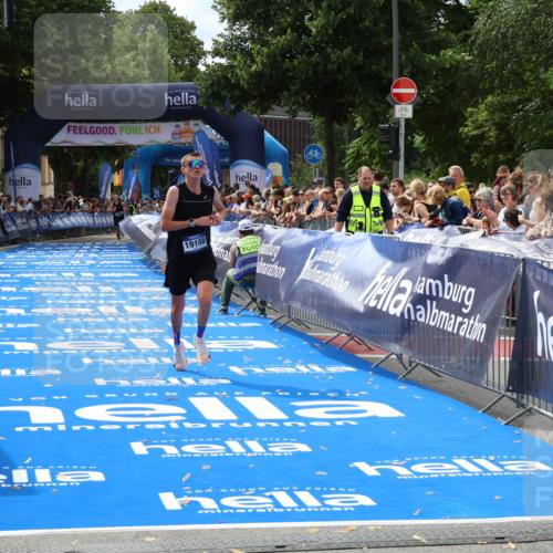 29.06.2025 - hella hamburg halbmarathon Zöllner http://msf.ph/oto/8168306 29.06.2025 10:19:43 Ziel 19108 meine-sportfotos.de