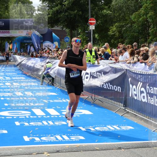 29.06.2025 - hella hamburg halbmarathon Zöllner http://msf.ph/oto/8168334 29.06.2025 10:19:44 Ziel 19108 meine-sportfotos.de