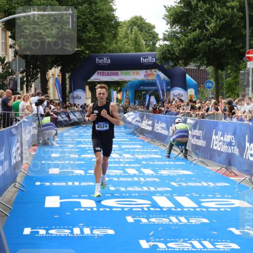 29.06.2025 - hella hamburg halbmarathon Zöllner http://msf.ph/oto/8168380 29.06.2025 10:19:53 Ziel 4524 meine-sportfotos.de