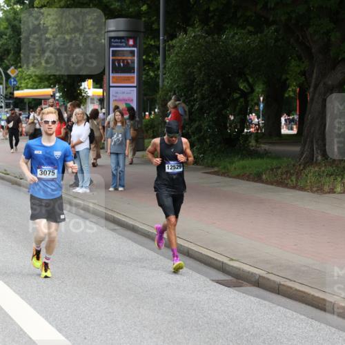 29.06.2025 - hella hamburg halbmarathon Yannick Fuchs http://msf.ph/oto/8168387 29.06.2025 10:23:21 20KM 1953, 2604, 3075, 7389, 10106, 12189, 12529, 13383, 15883 meine-sportfotos.de