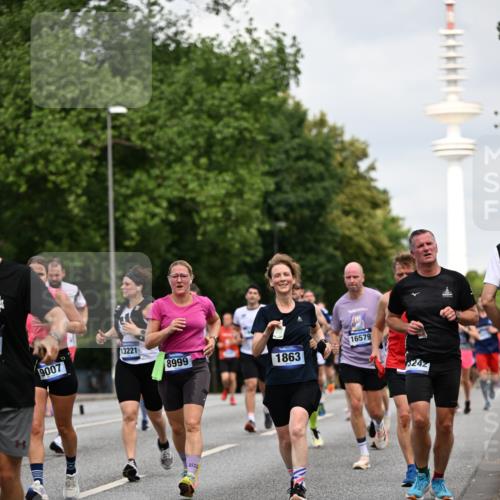 29.06.2025 - hella hamburg halbmarathon Dr. Thomas Lammeyer http://msf.ph/oto/8168398 29.06.2025 10:09:32 Kennedybrücke 1213, 1863, 2298, 3071, 3578, 4014, 4220, 4782, 4868, 5073, 5869, 6059, 7826, 8316, 8727, 8999, 9007, 9019, 9075, 9165, 9361, 9559, 9680, 9736, 9737, 9738, 10694 meine-sportfotos.de