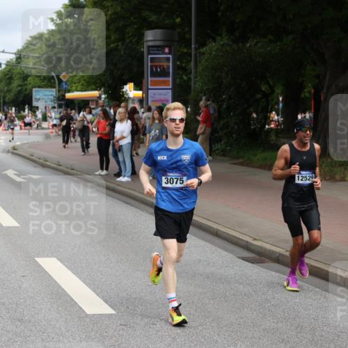 29.06.2025 - hella hamburg halbmarathon Yannick Fuchs http://msf.ph/oto/8168452 29.06.2025 10:23:22 20KM 1953, 2604, 3075, 7389, 10106, 12189, 12529, 13383, 15883 meine-sportfotos.de