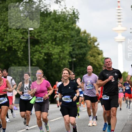 29.06.2025 - hella hamburg halbmarathon Dr. Thomas Lammeyer http://msf.ph/oto/8168458 29.06.2025 10:09:33 Kennedybrücke 1213, 1863, 2298, 3071, 3578, 4014, 4220, 4782, 4868, 5073, 5869, 6059, 7138, 7826, 8316, 8727, 8999, 9007, 9019, 9075, 9165, 9361, 9559, 9680, 9736, 9737, 9738, 10694 meine-sportfotos.de