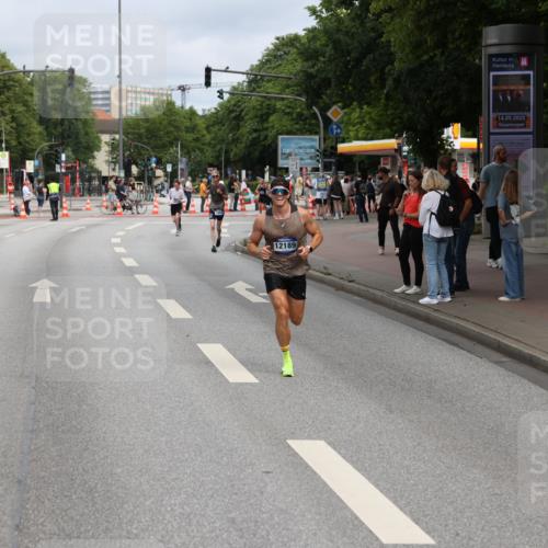 29.06.2025 - hella hamburg halbmarathon Yannick Fuchs http://msf.ph/oto/8168527 29.06.2025 10:23:27 20KM 1953, 2604, 3075, 7389, 10222, 12189, 12529, 13383, 14140, 15883, 17488 meine-sportfotos.de