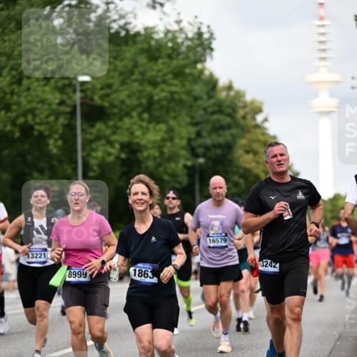 29.06.2025 - hella hamburg halbmarathon Dr. Thomas Lammeyer http://msf.ph/oto/8168530 29.06.2025 10:09:33 Kennedybrücke 1213, 1863, 2298, 3071, 3578, 4014, 4220, 4782, 4868, 5073, 5869, 6059, 7138, 7826, 8316, 8727, 8999, 9007, 9019, 9075, 9165, 9361, 9559, 9680, 9736, 9737, 9738, 10694 meine-sportfotos.de