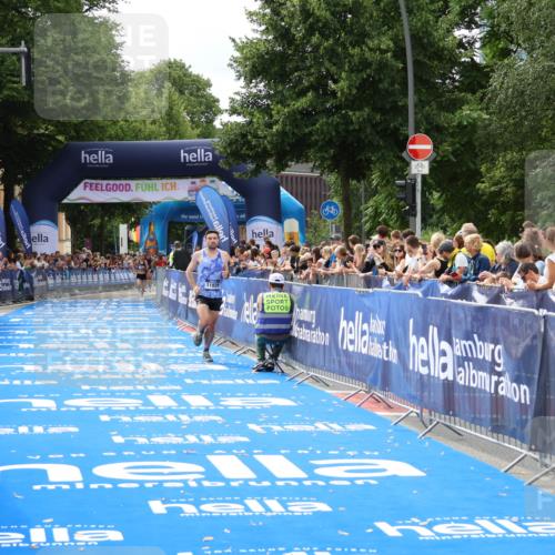 29.06.2025 - hella hamburg halbmarathon Zöllner http://msf.ph/oto/8168602 29.06.2025 10:20:09 Ziel 11829 meine-sportfotos.de
