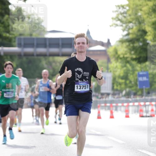 29.06.2025 - hella hamburg halbmarathon Jannik Wohlers http://msf.ph/oto/8168700 29.06.2025 09:41:23 Lombardsbrücke 1241, 2892, 4128, 4571, 7142, 10780, 11194, 12067, 12641, 13440, 13751, 13780, 14107, 16169, 16361, 16484, 18897 meine-sportfotos.de