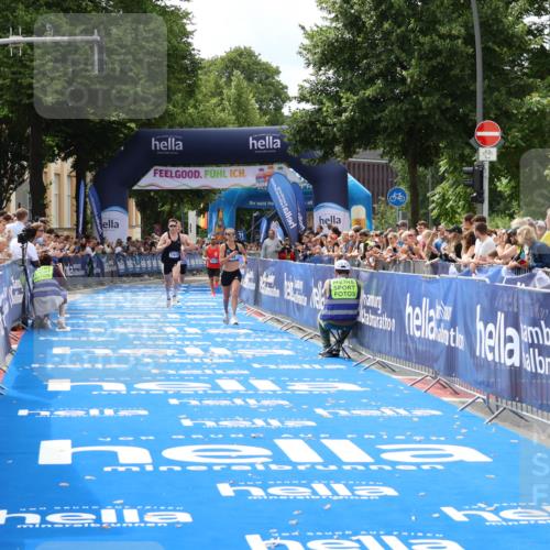 29.06.2025 - hella hamburg halbmarathon Zöllner http://msf.ph/oto/8168731 29.06.2025 10:20:16 Ziel 54, 12678, 14302 meine-sportfotos.de