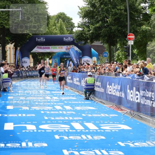 29.06.2025 - hella hamburg halbmarathon Zöllner http://msf.ph/oto/8168746 29.06.2025 10:20:16 Ziel 54, 12678, 14302 meine-sportfotos.de