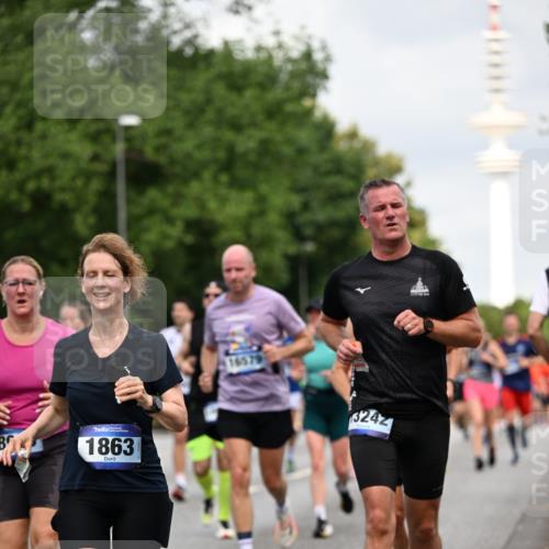 29.06.2025 - hella hamburg halbmarathon Dr. Thomas Lammeyer http://msf.ph/oto/8168765 29.06.2025 10:09:34 Kennedybrücke 1213, 1863, 2298, 3071, 3578, 4014, 4220, 4782, 4868, 5073, 5869, 6059, 7138, 7826, 8316, 8727, 8999, 9007, 9019, 9075, 9165, 9361, 9559, 9680, 9736, 9737, 9738, 10694 meine-sportfotos.de