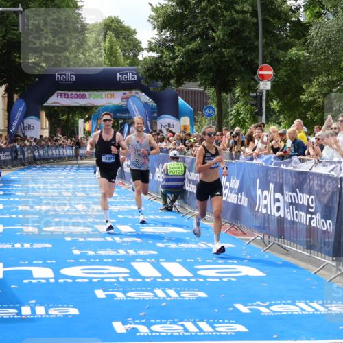 29.06.2025 - hella hamburg halbmarathon Zöllner http://msf.ph/oto/8168817 29.06.2025 10:20:19 Ziel 54, 12678, 14302, 16245 meine-sportfotos.de