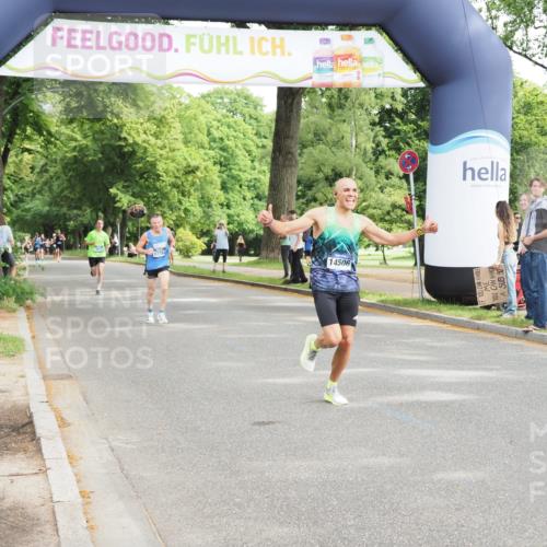 29.06.2025 - hella hamburg halbmarathon MichiJ http://msf.ph/oto/8168858 29.06.2025 10:14:45 Zwischen KM18-KM19 2892, 14506, 16361, 17752 meine-sportfotos.de