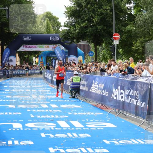29.06.2025 - hella hamburg halbmarathon Zöllner http://msf.ph/oto/8168936 29.06.2025 10:20:22 Ziel 12373, 14302, 16245 meine-sportfotos.de