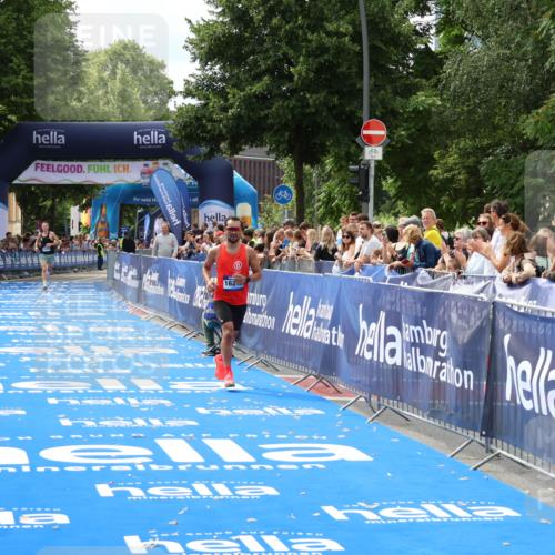 29.06.2025 - hella hamburg halbmarathon Zöllner http://msf.ph/oto/8168999 29.06.2025 10:20:23 Ziel 12373, 16245 meine-sportfotos.de
