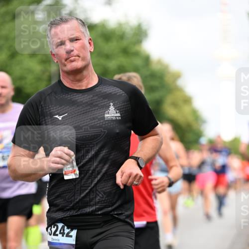 29.06.2025 - hella hamburg halbmarathon Dr. Thomas Lammeyer http://msf.ph/oto/8169019 29.06.2025 10:09:36 Kennedybrücke 1213, 1863, 2298, 3578, 4014, 4220, 4782, 4868, 5073, 5869, 6059, 7138, 7826, 8316, 8727, 8999, 9007, 9019, 9075, 9165, 9339, 9361, 9559, 9680, 9736, 9737, 9738, 10694 meine-sportfotos.de