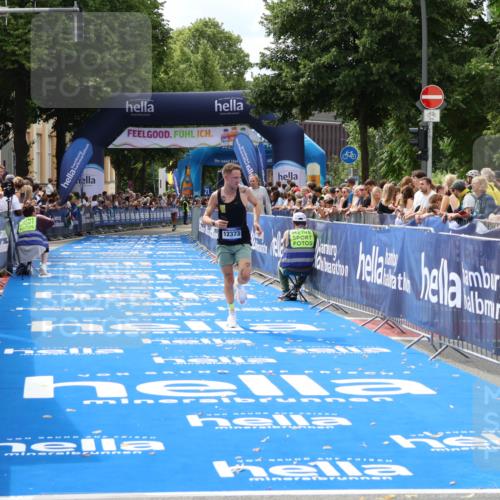 29.06.2025 - hella hamburg halbmarathon Zöllner http://msf.ph/oto/8169074 29.06.2025 10:20:29 Ziel 12373 meine-sportfotos.de