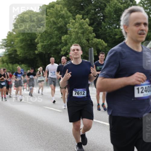 29.06.2025 - hella hamburg halbmarathon Jannik Wohlers http://msf.ph/oto/8169128 29.06.2025 10:21:17 Lombardsbrücke 1072, 1158, 1191, 1250, 1668, 1958, 2172, 2315, 2353, 2529, 3770, 3825, 3826, 4289, 4375, 4376, 4697, 5122, 5412, 5759, 5957, 6086, 6103, 6475, 6805, 7075, 7612, 7672, 8286, 8715, 8896, 9369, 9483, 9499, 9532, 9635, 10019, 10374, 10874, 11424, 11425, 12041, 12402, 12659, 13093, 13604, 13937, 14278, 15404, 15869, 16045, 17903, 17932, 18378, 18439, 18851 meine-sportfotos.de