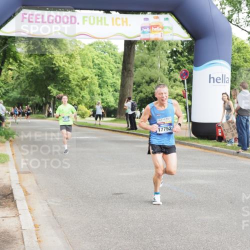 29.06.2025 - hella hamburg halbmarathon MichiJ http://msf.ph/oto/8169165 29.06.2025 10:14:47 Zwischen KM18-KM19 5612, 14506, 17752 meine-sportfotos.de