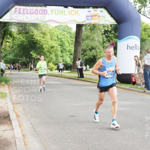 29.06.2025 - hella hamburg halbmarathon MichiJ http://msf.ph/oto/8169183 29.06.2025 10:14:47 Zwischen KM18-KM19 5612, 14506, 17752 meine-sportfotos.de