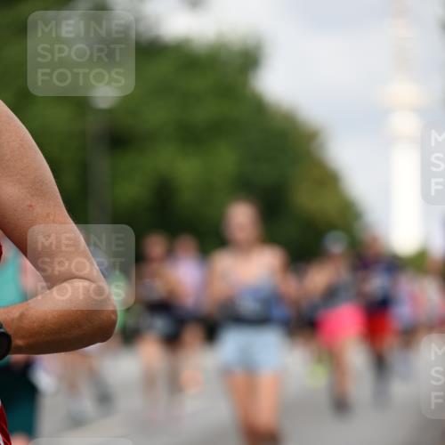 29.06.2025 - hella hamburg halbmarathon Dr. Thomas Lammeyer http://msf.ph/oto/8169218 29.06.2025 10:09:38 Kennedybrücke 1863, 2288, 2298, 3461, 3578, 4014, 4220, 4782, 4868, 5073, 5869, 6059, 7138, 8316, 8727, 8999, 9007, 9019, 9075, 9165, 9339, 9361, 9559, 9680, 9736, 9737, 9738, 10694 meine-sportfotos.de
