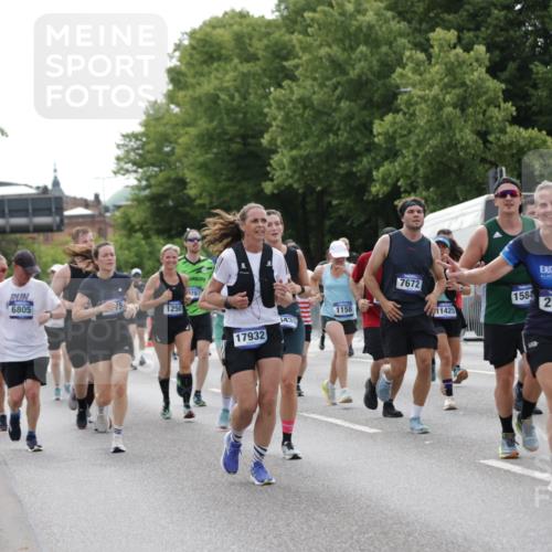 29.06.2025 - hella hamburg halbmarathon Jannik Wohlers http://msf.ph/oto/8169219 29.06.2025 10:21:22 Lombardsbrücke 1072, 1158, 1191, 1250, 1668, 1958, 2172, 2315, 2353, 2529, 3606, 3995, 4046, 4289, 4375, 4376, 5122, 5759, 5957, 6086, 6475, 6676, 6805, 7075, 7612, 7672, 8286, 8715, 8896, 8959, 9002, 9062, 9326, 9369, 9483, 9635, 10019, 10125, 10210, 10787, 11424, 11425, 12041, 12402, 12659, 13477, 13604, 13937, 14278, 15104, 16762, 16781, 17903, 17932, 18439, 19099 meine-sportfotos.de