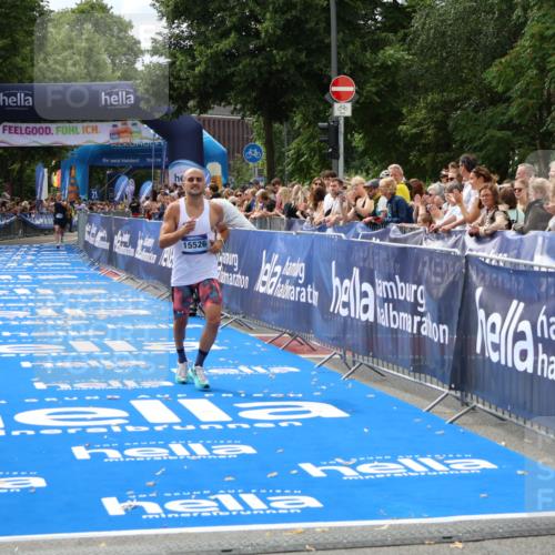 29.06.2025 - hella hamburg halbmarathon Zöllner http://msf.ph/oto/8169230 29.06.2025 10:20:40 Ziel 15526 meine-sportfotos.de