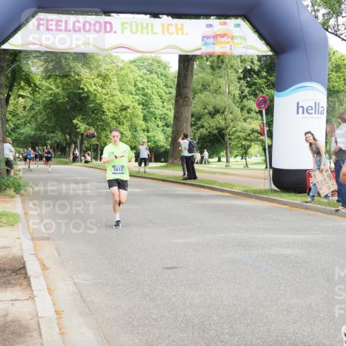 29.06.2025 - hella hamburg halbmarathon MichiJ http://msf.ph/oto/8169239 29.06.2025 10:14:48 Zwischen KM18-KM19 5612, 14506, 17752 meine-sportfotos.de