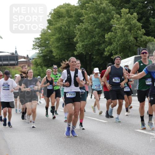 29.06.2025 - hella hamburg halbmarathon Jannik Wohlers http://msf.ph/oto/8169243 29.06.2025 10:21:22 Lombardsbrücke 1072, 1158, 1191, 1250, 1668, 1958, 2172, 2315, 2353, 2529, 3606, 3995, 4046, 4289, 4375, 4376, 5122, 5759, 5957, 6086, 6475, 6676, 6805, 7075, 7612, 7672, 8286, 8715, 8896, 8959, 9002, 9062, 9326, 9369, 9483, 9635, 10019, 10125, 10210, 10787, 11424, 11425, 12041, 12402, 12659, 13477, 13604, 13937, 14278, 15104, 16762, 16781, 17903, 17932, 18439, 19099 meine-sportfotos.de