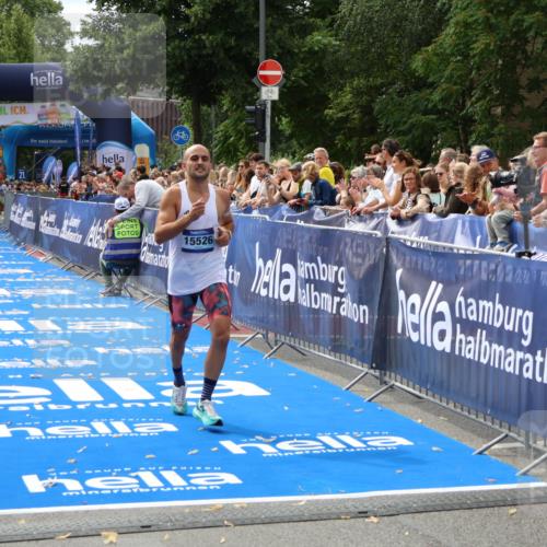 29.06.2025 - hella hamburg halbmarathon Zöllner http://msf.ph/oto/8169261 29.06.2025 10:20:41 Ziel 14360, 15526 meine-sportfotos.de