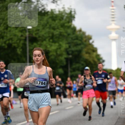 29.06.2025 - hella hamburg halbmarathon Dr. Thomas Lammeyer http://msf.ph/oto/8169275 29.06.2025 10:09:38 Kennedybrücke 1863, 2288, 2298, 3461, 3578, 4014, 4220, 4782, 4868, 5073, 5869, 6059, 7138, 8316, 8727, 8999, 9007, 9019, 9075, 9165, 9339, 9361, 9559, 9680, 9736, 9737, 9738, 10694 meine-sportfotos.de
