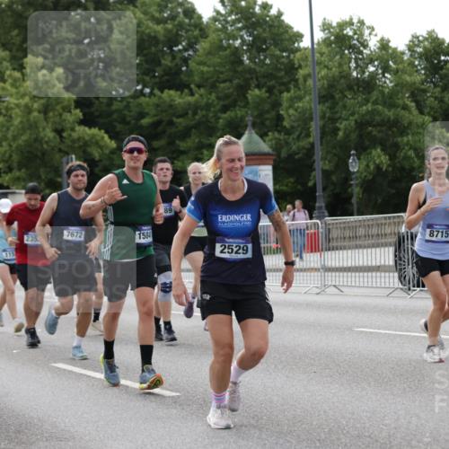 29.06.2025 - hella hamburg halbmarathon Jannik Wohlers http://msf.ph/oto/8169335 29.06.2025 10:21:23 Lombardsbrücke 1158, 1191, 1250, 1668, 1958, 2172, 2315, 2353, 2529, 3606, 3995, 4046, 4289, 4375, 4376, 5122, 5641, 5759, 5957, 6086, 6475, 6676, 6805, 7075, 7162, 7612, 7672, 8715, 8896, 8959, 9002, 9062, 9326, 9369, 9635, 10019, 10125, 10210, 10787, 11424, 11425, 12041, 12402, 12659, 13477, 13604, 14278, 15104, 16762, 16781, 16796, 17903, 17932, 18439, 19099 meine-sportfotos.de