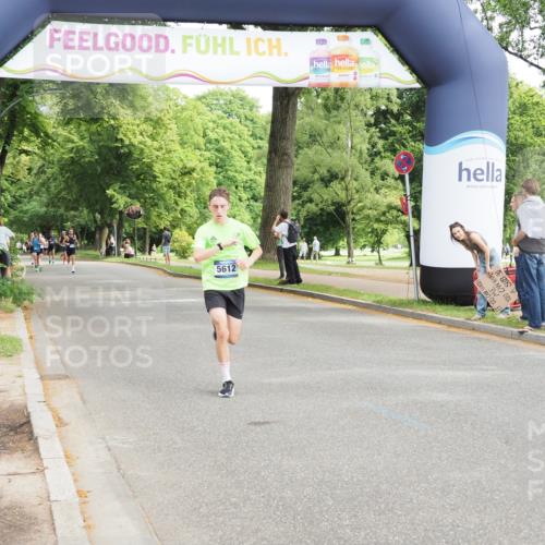 29.06.2025 - hella hamburg halbmarathon MichiJ http://msf.ph/oto/8169350 29.06.2025 10:14:49 Zwischen KM18-KM19 5612, 14506, 17752 meine-sportfotos.de