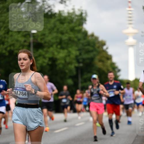 29.06.2025 - hella hamburg halbmarathon Dr. Thomas Lammeyer http://msf.ph/oto/8169395 29.06.2025 10:09:39 Kennedybrücke 1863, 2288, 2298, 3461, 3578, 4014, 4220, 4782, 4868, 5073, 6059, 7138, 8316, 8727, 8999, 9007, 9019, 9075, 9165, 9339, 9361, 9559, 9680, 9736, 9737, 9738, 10694 meine-sportfotos.de