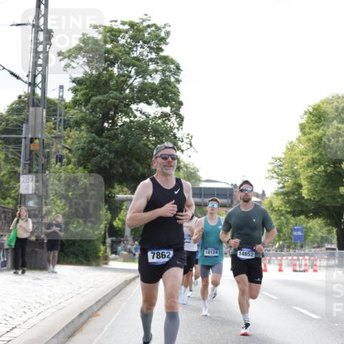 29.06.2025 - hella hamburg halbmarathon Jannik Wohlers http://msf.ph/oto/8169497 29.06.2025 09:41:30 Lombardsbrücke 1241, 2892, 4128, 4571, 6559, 7142, 7862, 10780, 11194, 11965, 12067, 12641, 13440, 13751, 13780, 14019, 14107, 16169, 17752, 18124, 18897 meine-sportfotos.de