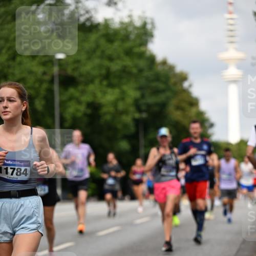 29.06.2025 - hella hamburg halbmarathon Dr. Thomas Lammeyer http://msf.ph/oto/8169503 29.06.2025 10:09:39 Kennedybrücke 1863, 2288, 2298, 3461, 3578, 4014, 4220, 4782, 4868, 5073, 6059, 7138, 8316, 8727, 8999, 9007, 9019, 9075, 9165, 9339, 9361, 9559, 9680, 9736, 9737, 9738, 10694 meine-sportfotos.de