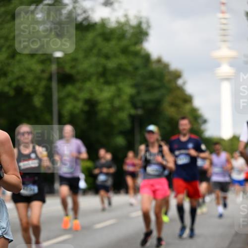 29.06.2025 - hella hamburg halbmarathon Dr. Thomas Lammeyer http://msf.ph/oto/8169590 29.06.2025 10:09:39 Kennedybrücke 1863, 2288, 2298, 3461, 3578, 4014, 4220, 4782, 4868, 5073, 6059, 7138, 8316, 8727, 8999, 9007, 9019, 9075, 9165, 9339, 9361, 9559, 9680, 9736, 9737, 9738, 10694 meine-sportfotos.de