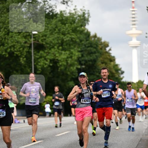 29.06.2025 - hella hamburg halbmarathon Dr. Thomas Lammeyer http://msf.ph/oto/8169660 29.06.2025 10:09:40 Kennedybrücke 1863, 2288, 2298, 3461, 3578, 4014, 4220, 4782, 4868, 5073, 6059, 7138, 8316, 8727, 8999, 9007, 9019, 9075, 9165, 9339, 9361, 9559, 9680, 9736, 9737, 9738, 10694 meine-sportfotos.de