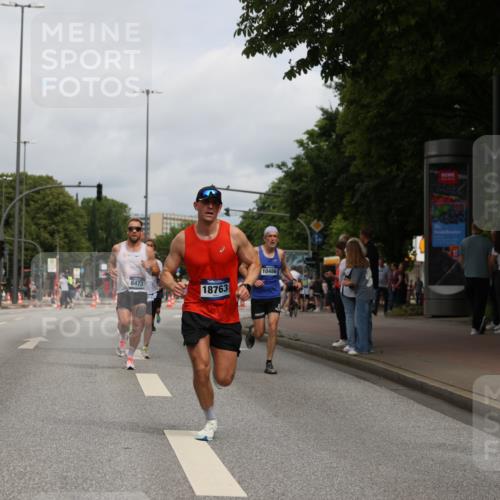 29.06.2025 - hella hamburg halbmarathon Yannick Fuchs http://msf.ph/oto/8169685 29.06.2025 10:23:57 20KM 1827, 3968, 5328, 6090, 8473, 8975, 10351, 10486, 15655, 16711, 17213, 17374, 17428, 18763, 19142 meine-sportfotos.de