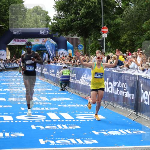 29.06.2025 - hella hamburg halbmarathon Zöllner http://msf.ph/oto/8169706 29.06.2025 10:20:58 Ziel 11210, 14766, 19075 meine-sportfotos.de