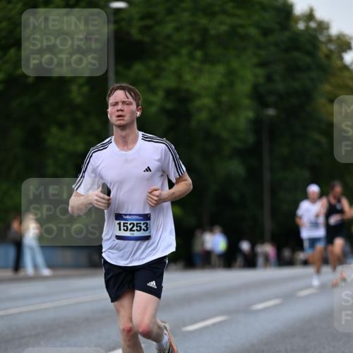 29.06.2025 - hella hamburg halbmarathon Dr. Thomas Lammeyer http://msf.ph/oto/8169730 29.06.2025 09:45:43 Kennedybrücke 5612, 7331, 7855, 9269, 10468, 11078, 11228 meine-sportfotos.de